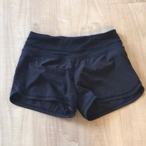 Lululemon Black Athletic Short in Size 2